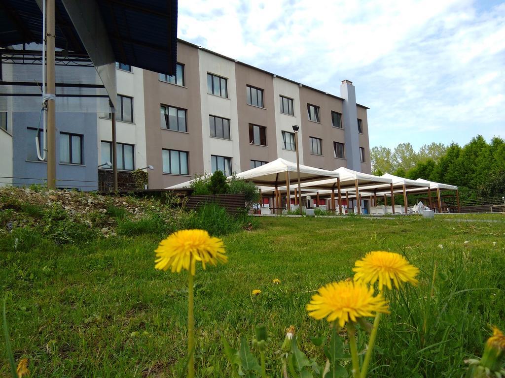 Hotel Cavalieri Pinerolo ภายนอก รูปภาพ