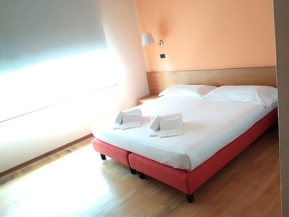 Hotel Cavalieri Pinerolo ภายนอก รูปภาพ